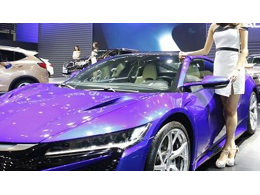 車展中經(jīng)常能看到美女，但又沒(méi)有想過(guò)機(jī)械零部件加工能生產(chǎn)“車模美女”出來(lái)