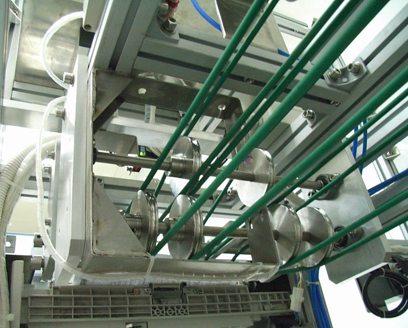 cnc精密機(jī)械加工工廠根據(jù)加工材料的硬度，切削狀態(tài)，材料類型，進(jìn)給刀具